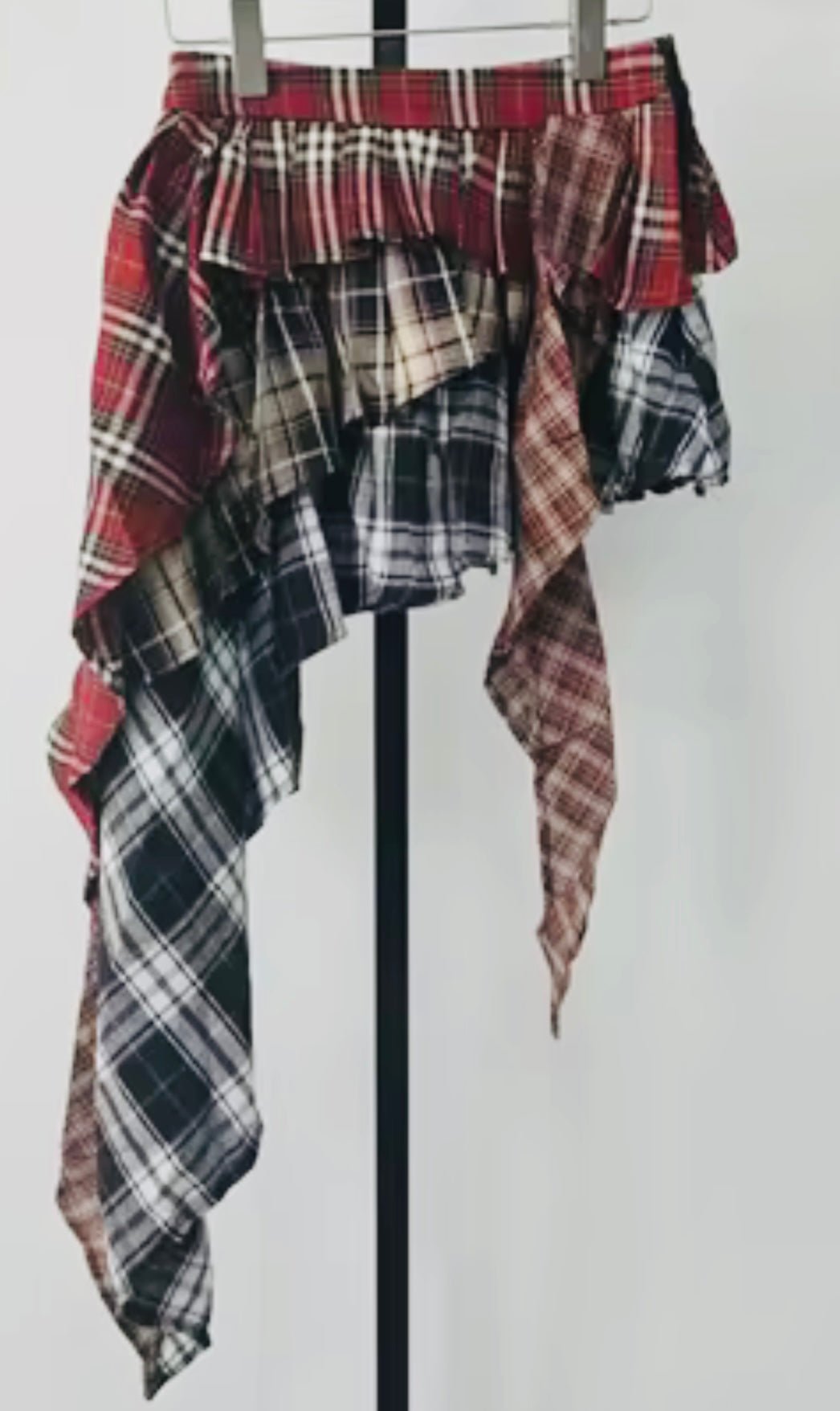 “Main One” Plaid Skirt